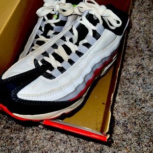 Nike air max 95 6.5Y (used but in good condition)